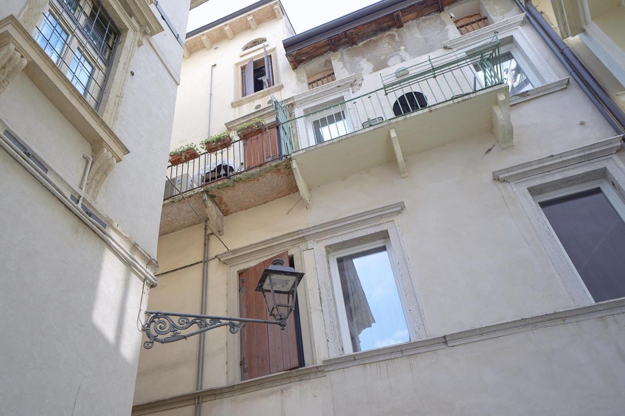 Palazzo Di Giulietta - Juliet'S Palace Verona Exterior photo